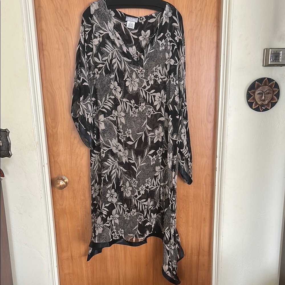 Floral Black and Creamish Women's Coverup